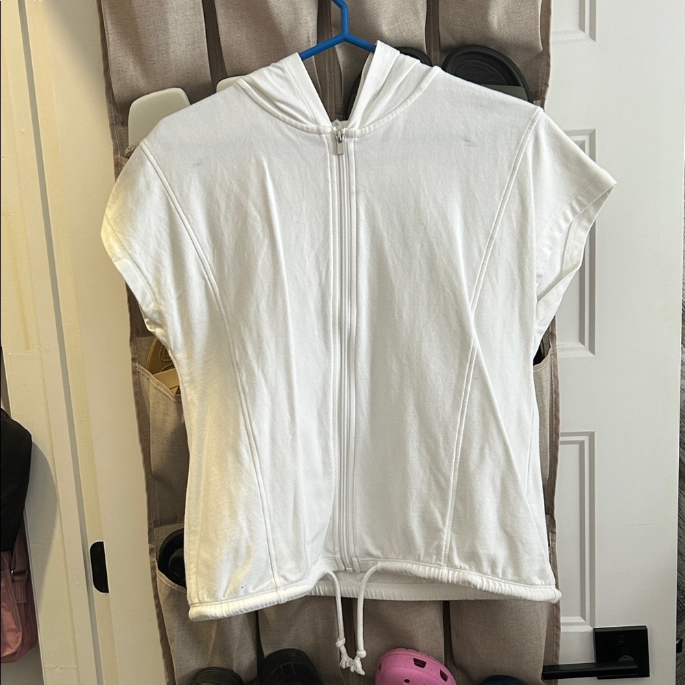 Reitmans White Women's Short Sleeve Zip-Up Hoodie